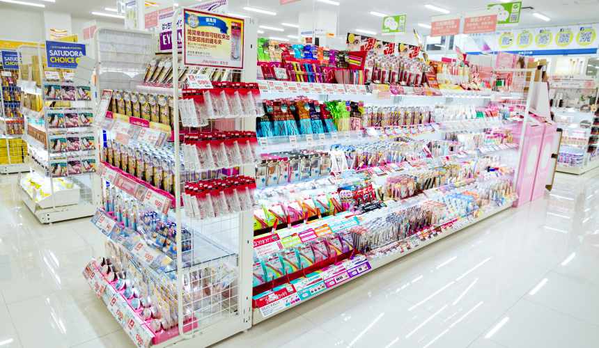 「札幌藥妝 沖繩國際通店」店內照