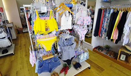 沖绳自由行必买唯一OUTLET「ASHIBINAA」里的泳装店家「PEAK&PINE」