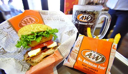 沖繩自由行必買唯一OUTLET「ASHIBINAA」裡的沖繩才有的速食店「A&W」的漢堡薯條