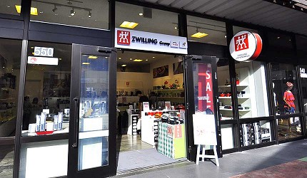 沖绳自由行必买唯一OUTLET「ASHIBINAA」里的珐瑯瓷锅、餐具店家「ZWILLING Group Brand Outlet」
